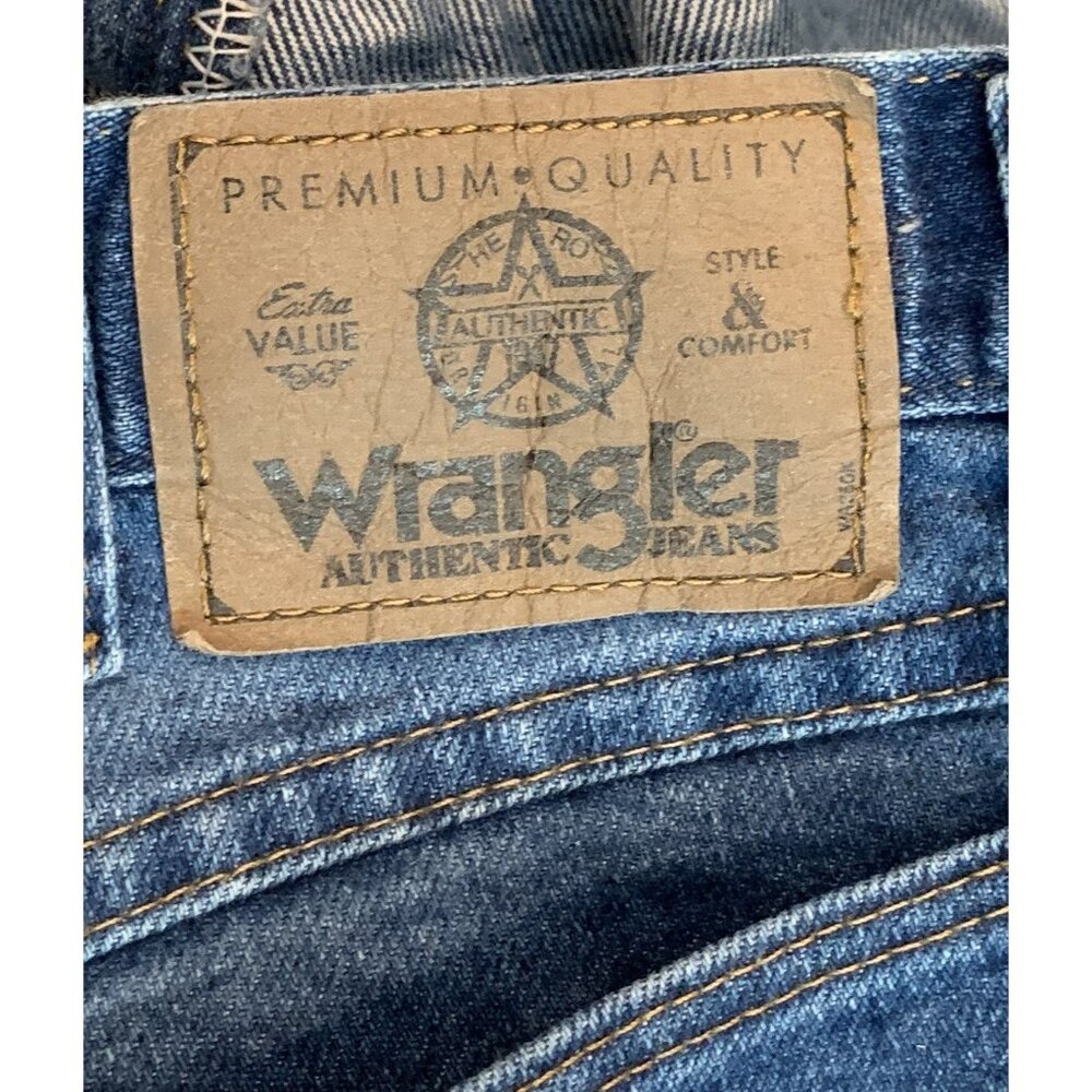 Wrangler Mens Authentic Jeans Sz 42X30 Premium Quality Denim Loose Straight Leg - Picture 3 of 11